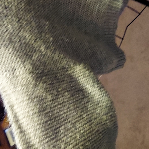 Crop top sweater - Picture 3 of 3